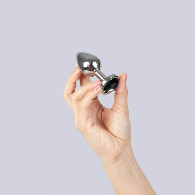 BLACK JEWELLED METAL BUTT PLUG