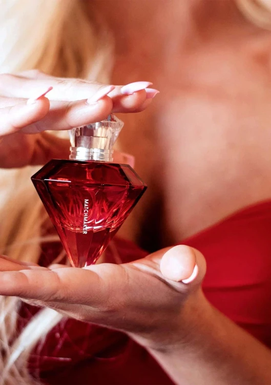 Pheromone Attract Him 30 ml Red